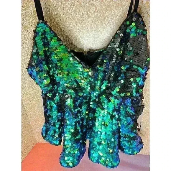 NWT Woman’s Guess Green Blue Yellow Sequence Shifting Peplum Top Medium - Picture 5 of 12